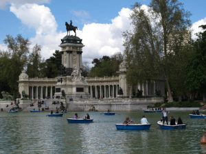 Vai viajar com criança pro exterior? Nem sempre basta o passaporte, fique atento à documentação necessária!