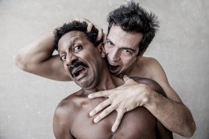 Comédia: O Mistério de Irma Vap estreia no Teatro Porto Seguro, com Luis Miranda e Mateus Solano