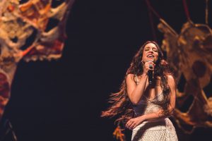 Roberta Sá apresenta show da turnê Giro, disco criado em parceria com Gilberto Gil, na Casa Natura Musical