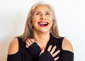 Fafá de Belém apresenta show Voz e Piano no Sesc Pinheiros