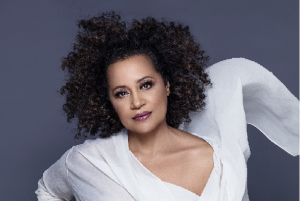 Virgínia Rosa canta clássicos de Elizeth Cardoso no show ‘Divina Elizeth’, no Teatro Morumbi Shopping