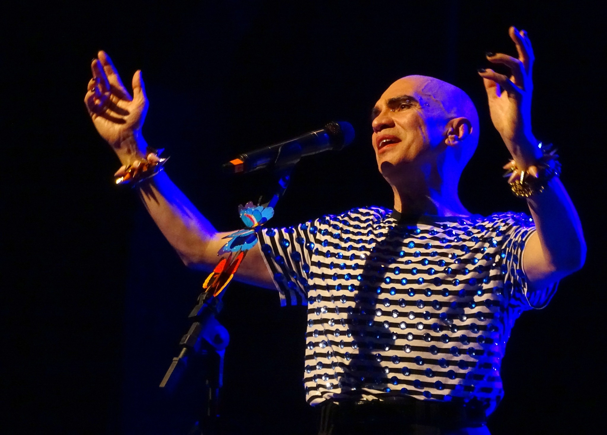 Edson Cordeiro canta Carmen Miranda e outros bambas!